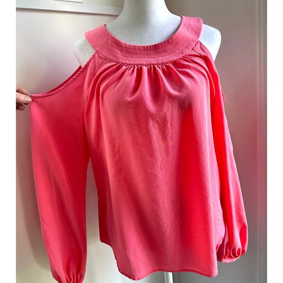 Trina Turk 100% Silk Medium Pink Resortwear Cold Shoulder Blouse Keyhole Sexy - Picture 1 of 7